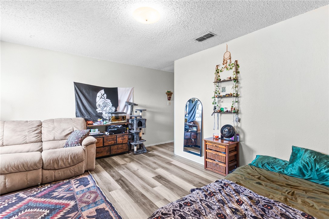 321 Easy St A&B