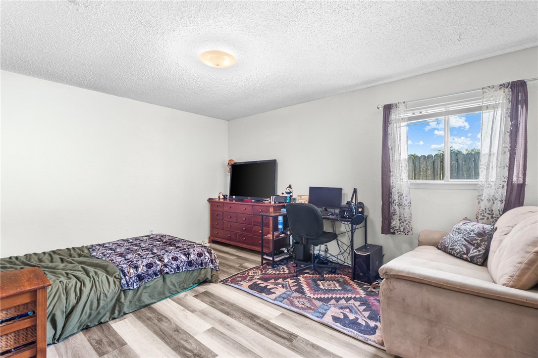 321 Easy St A&B