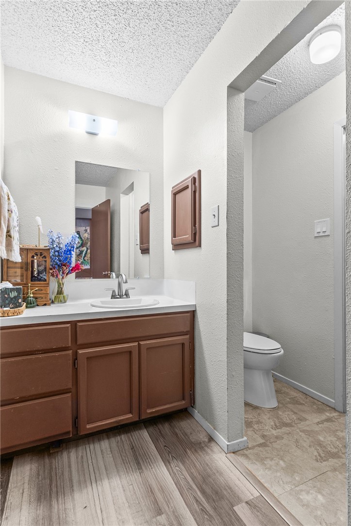 321 Easy St A&B