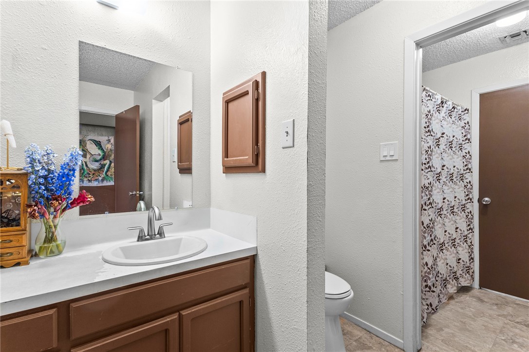 321 Easy St A&B