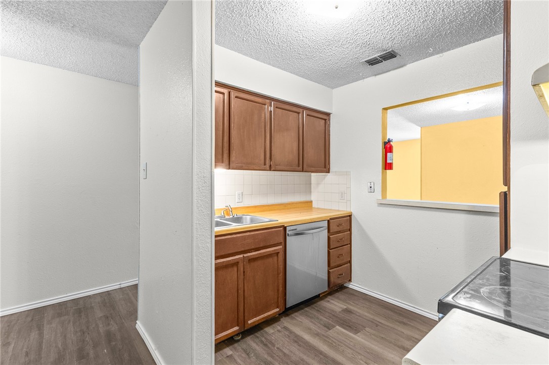 321 Easy St A&B