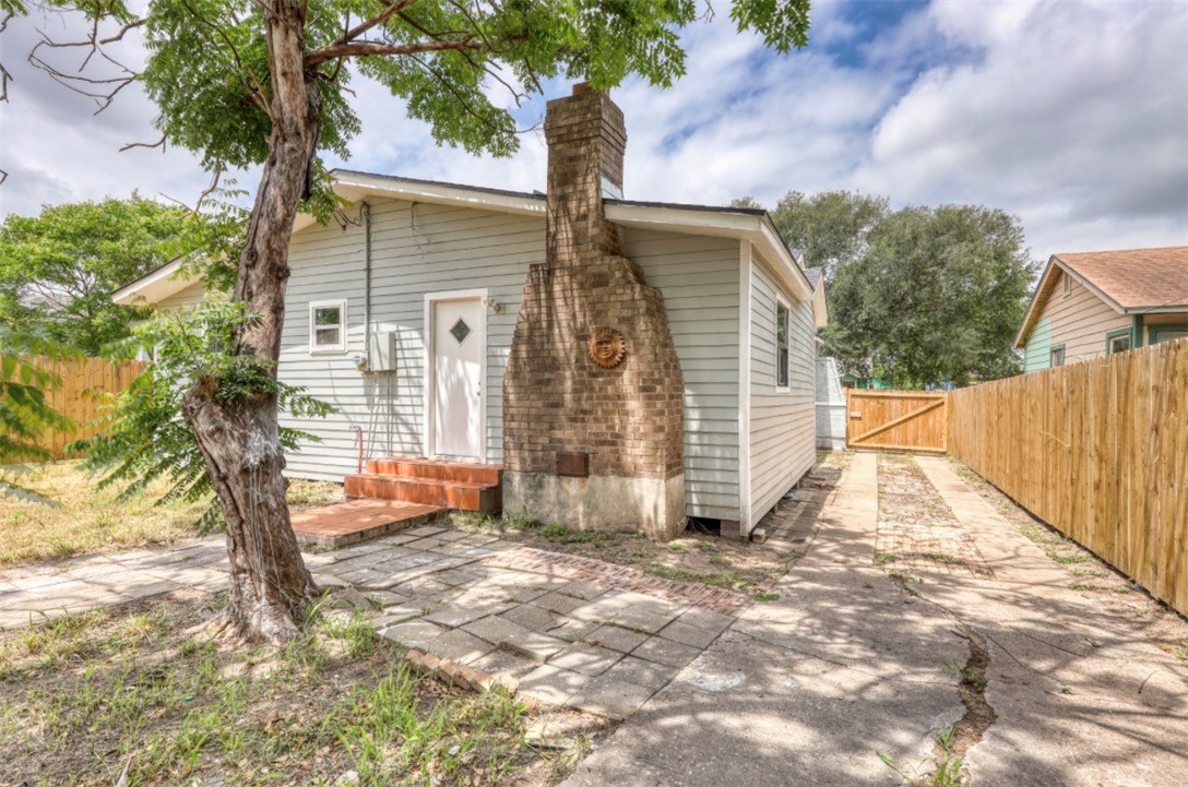 1138 Golla Dr