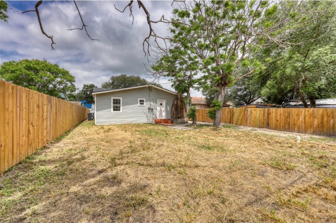 1138 Golla Dr