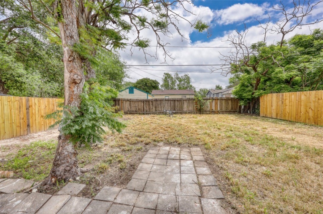 1138 Golla Dr