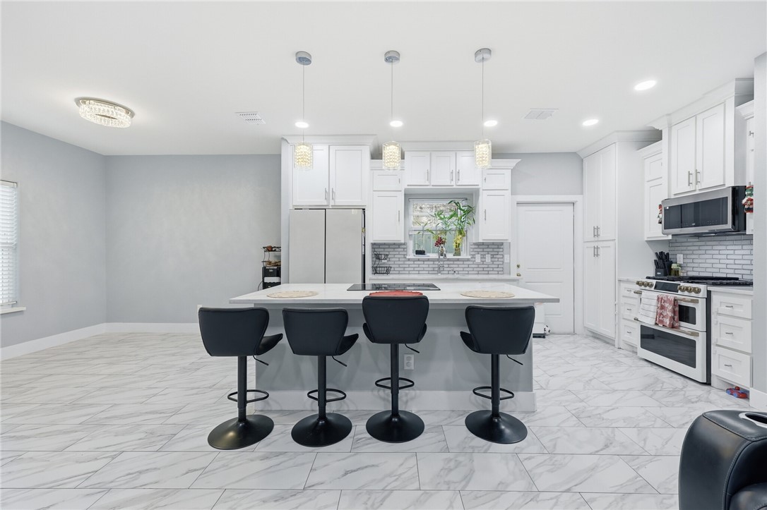 1147 Lolita St