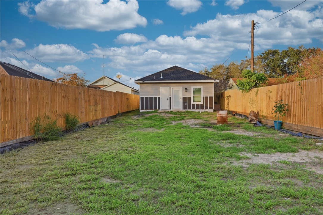 1147 Lolita St