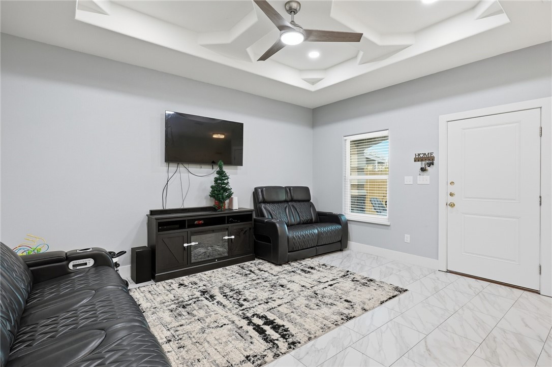 1147 Lolita St