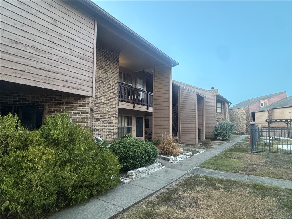 7122 Premont Dr 201 B