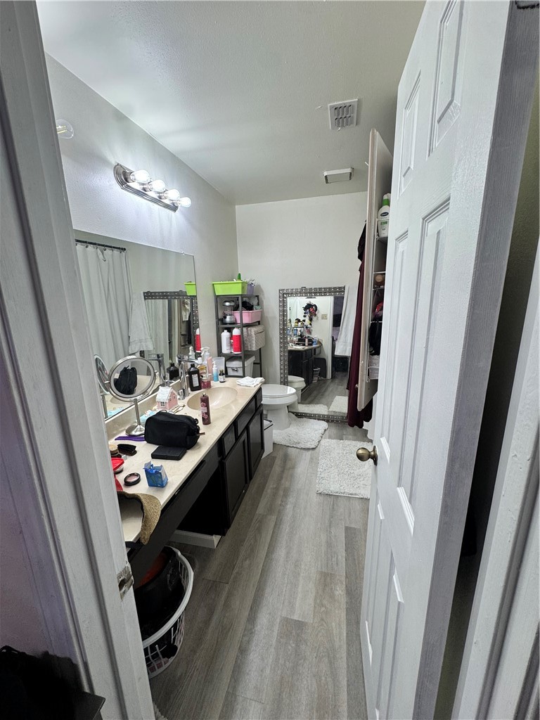 7122 Premont Dr 201 B