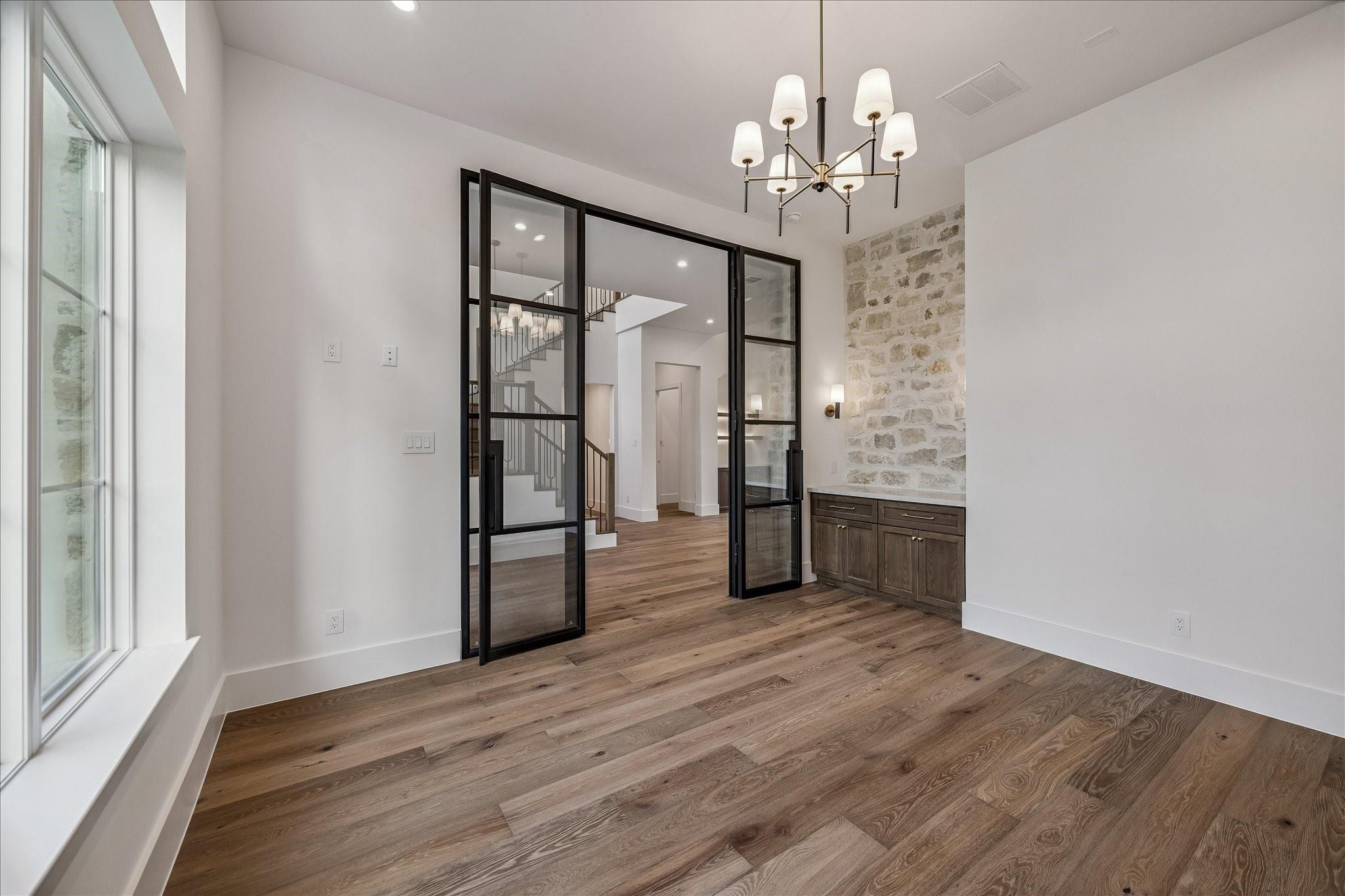 6905 Hollyleaf Court