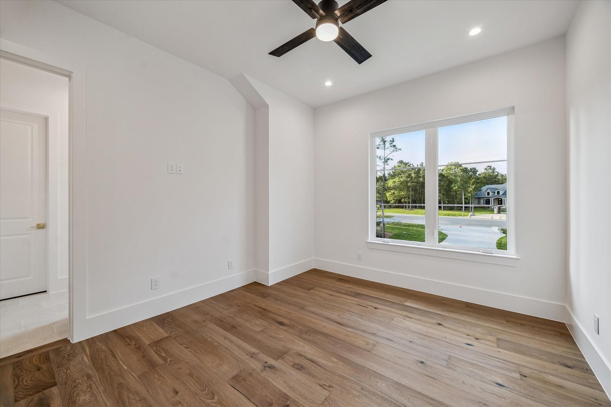 6905 Hollyleaf Court