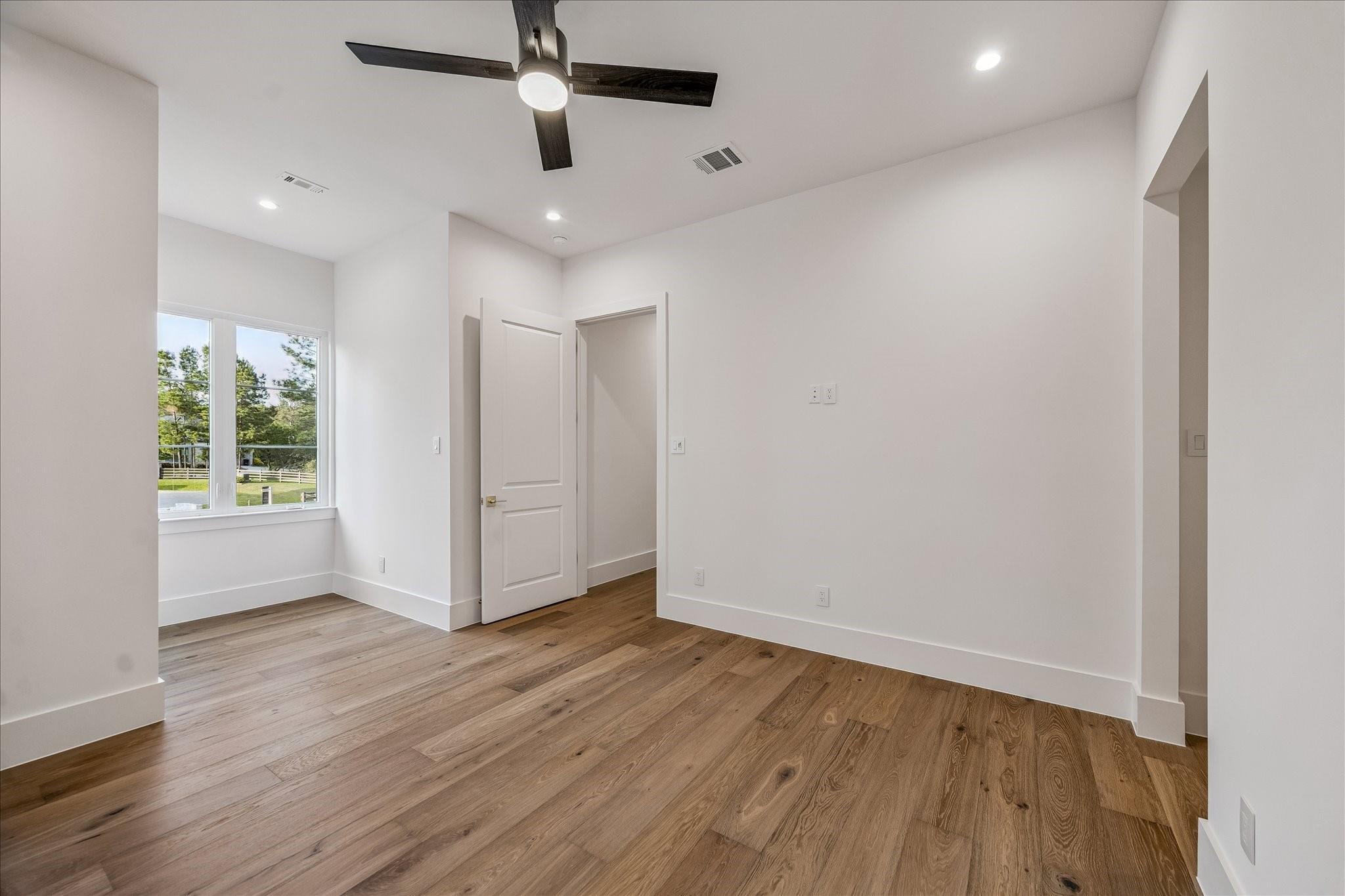 6905 Hollyleaf Court