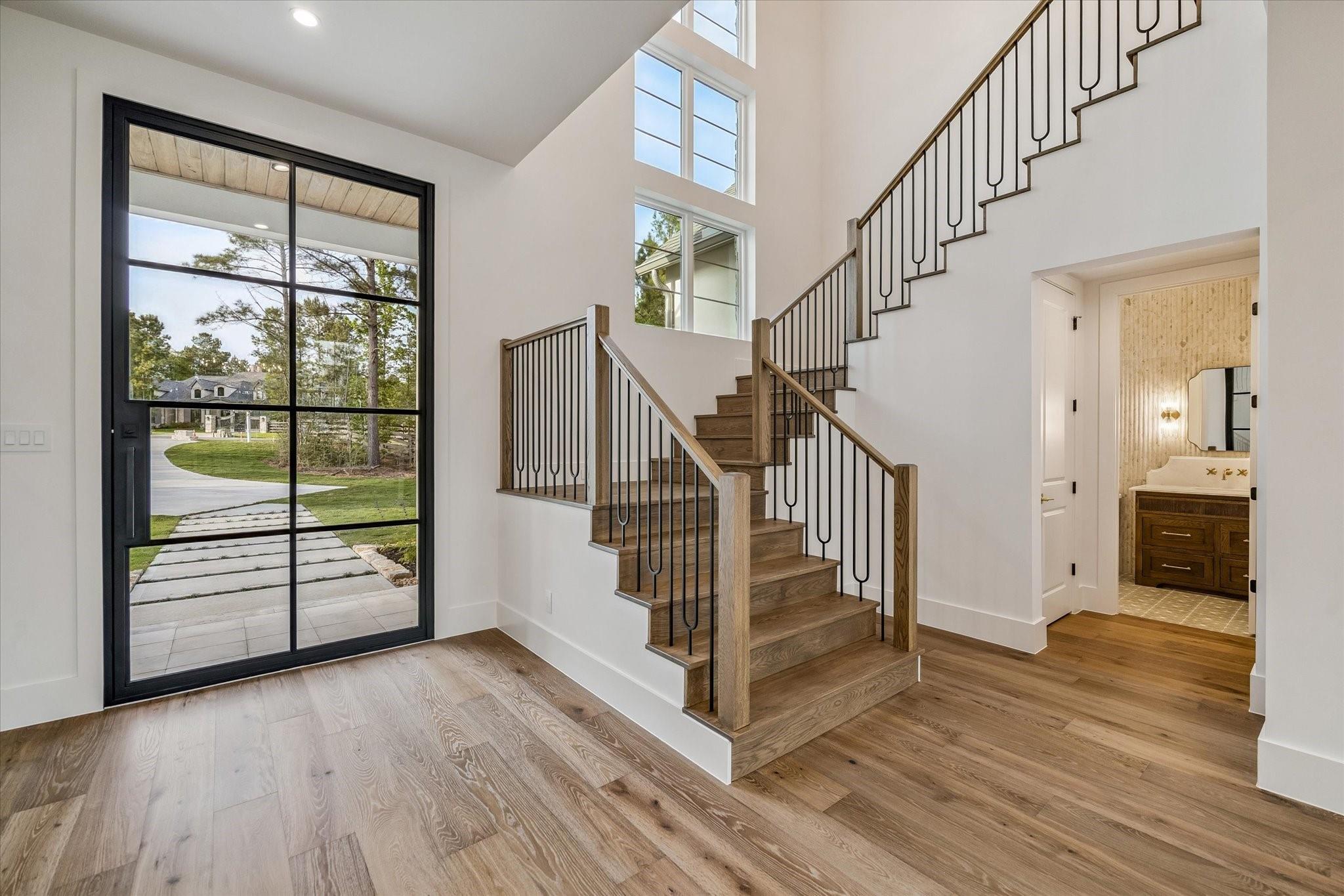 6905 Hollyleaf Court