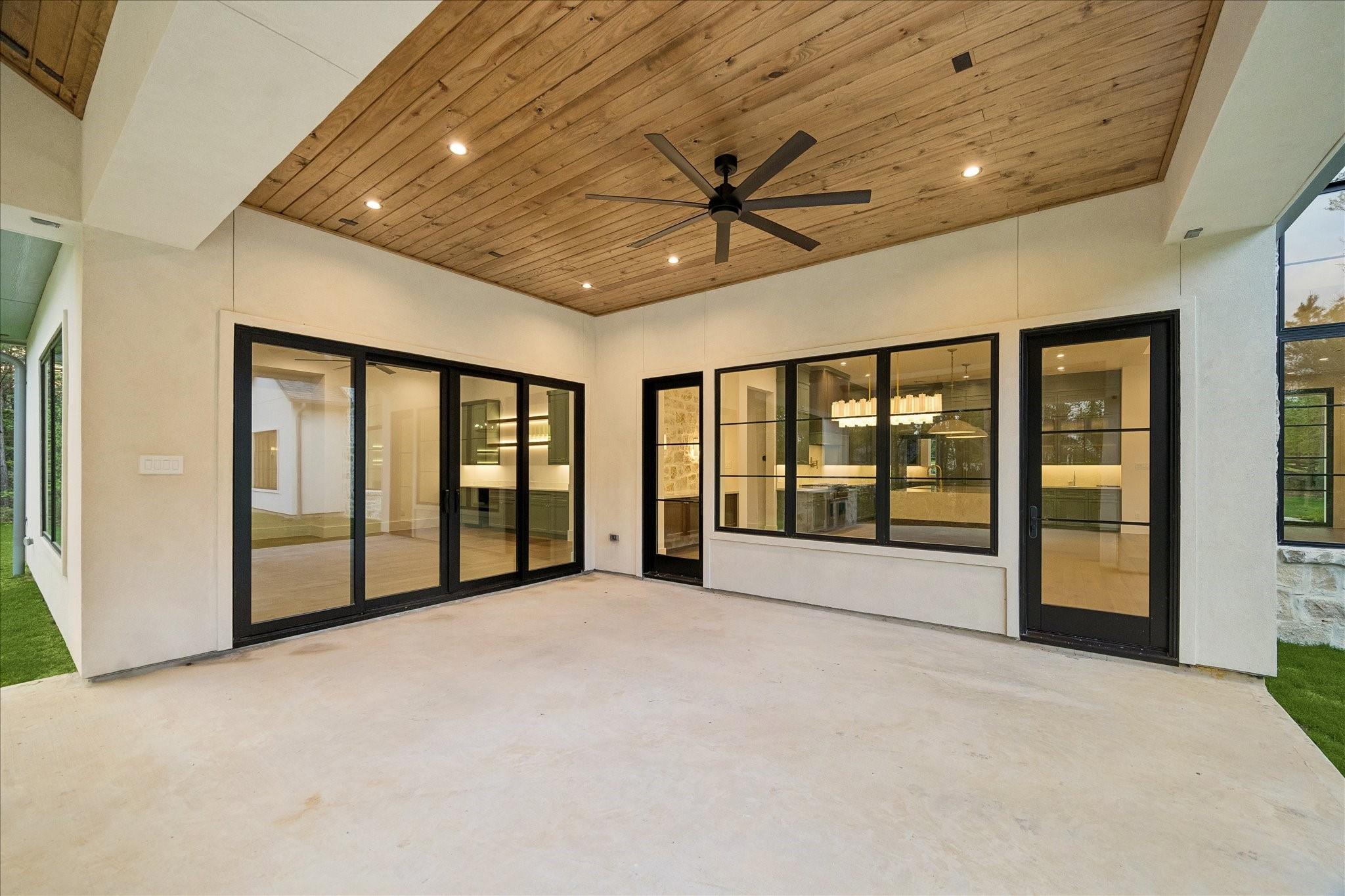 6905 Hollyleaf Court