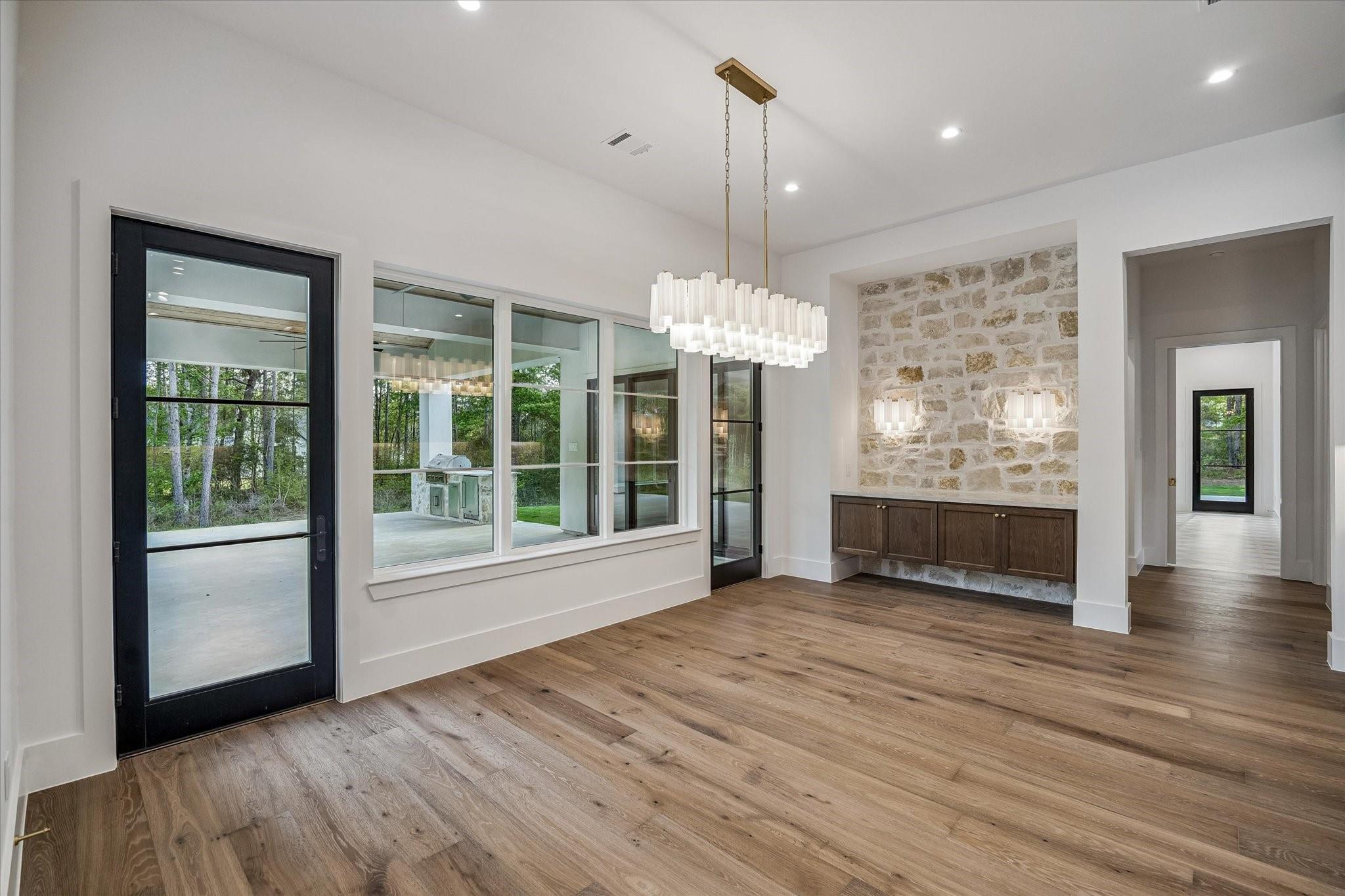 6905 Hollyleaf Court