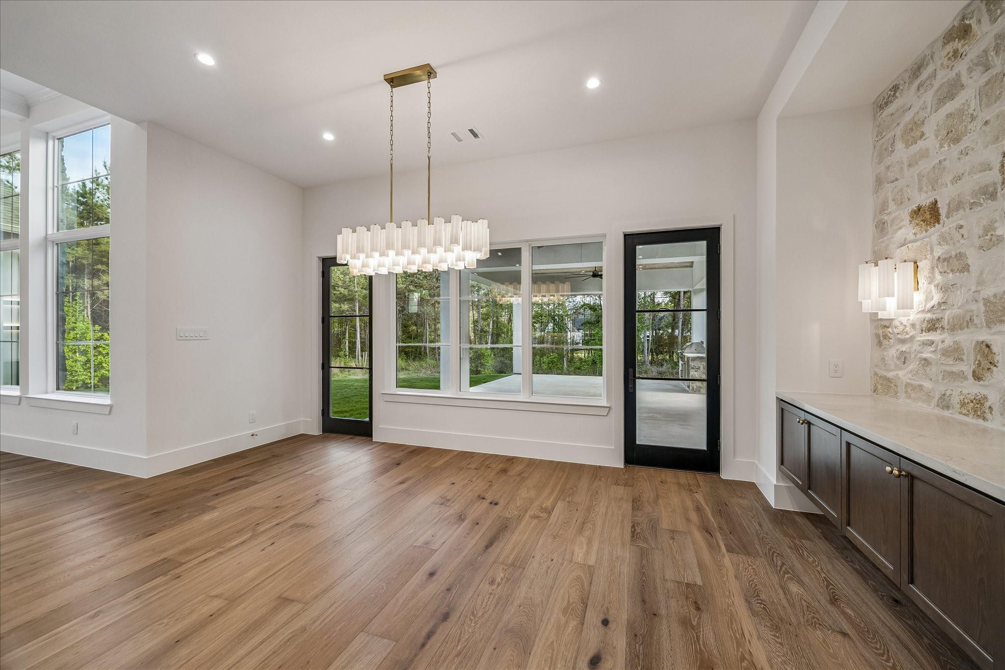 6905 Hollyleaf Court