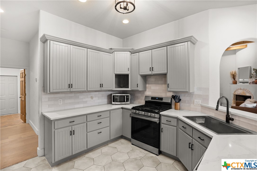 236 Rolling View Drive