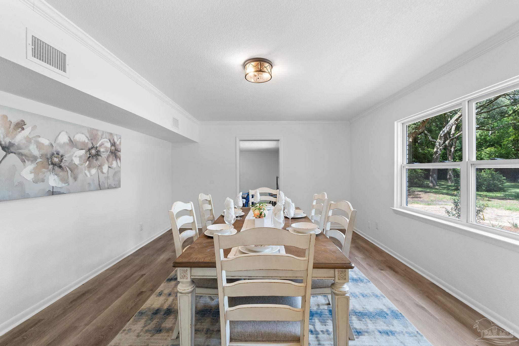 5906 Aurora Ave