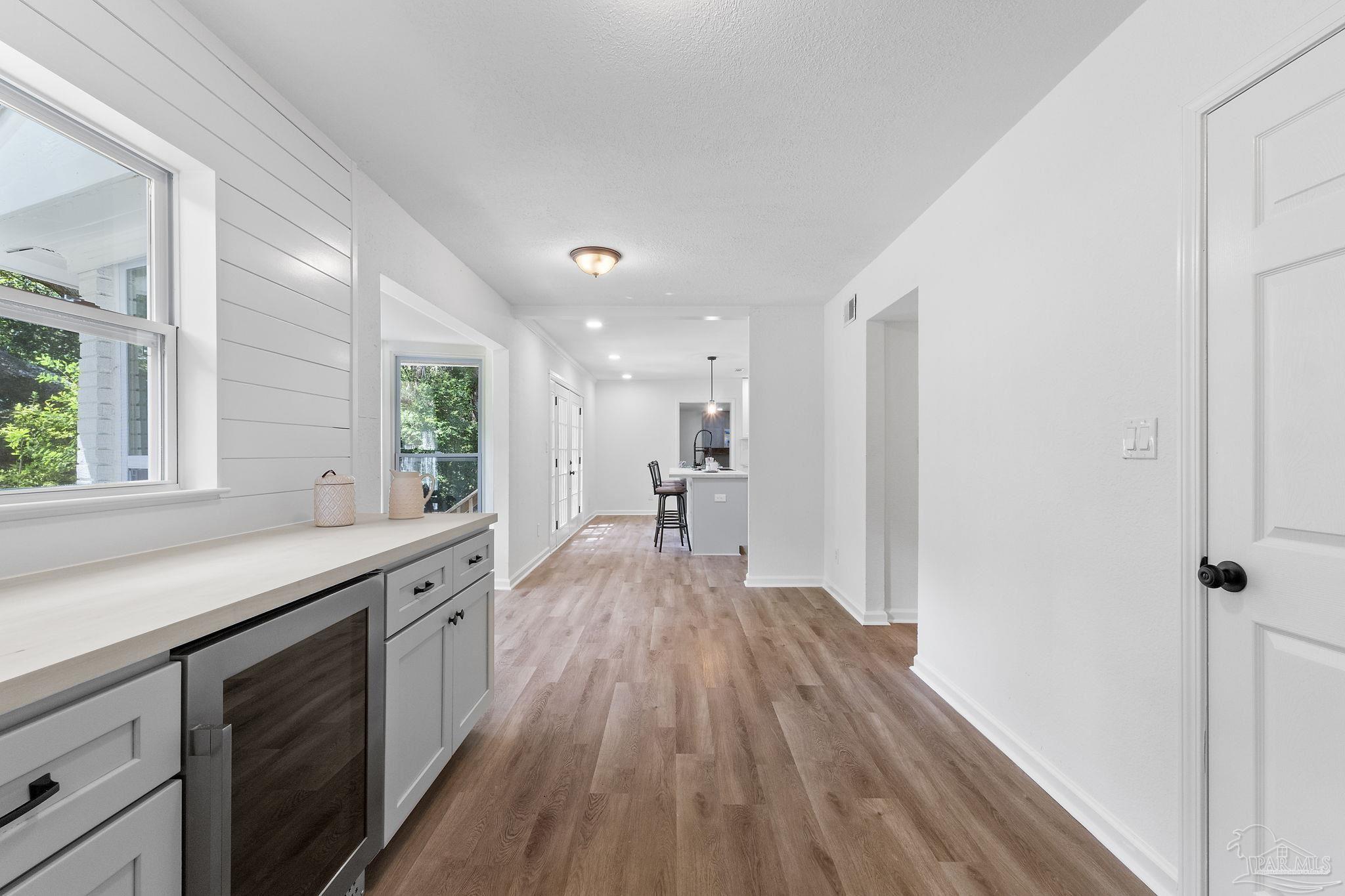 5906 Aurora Ave