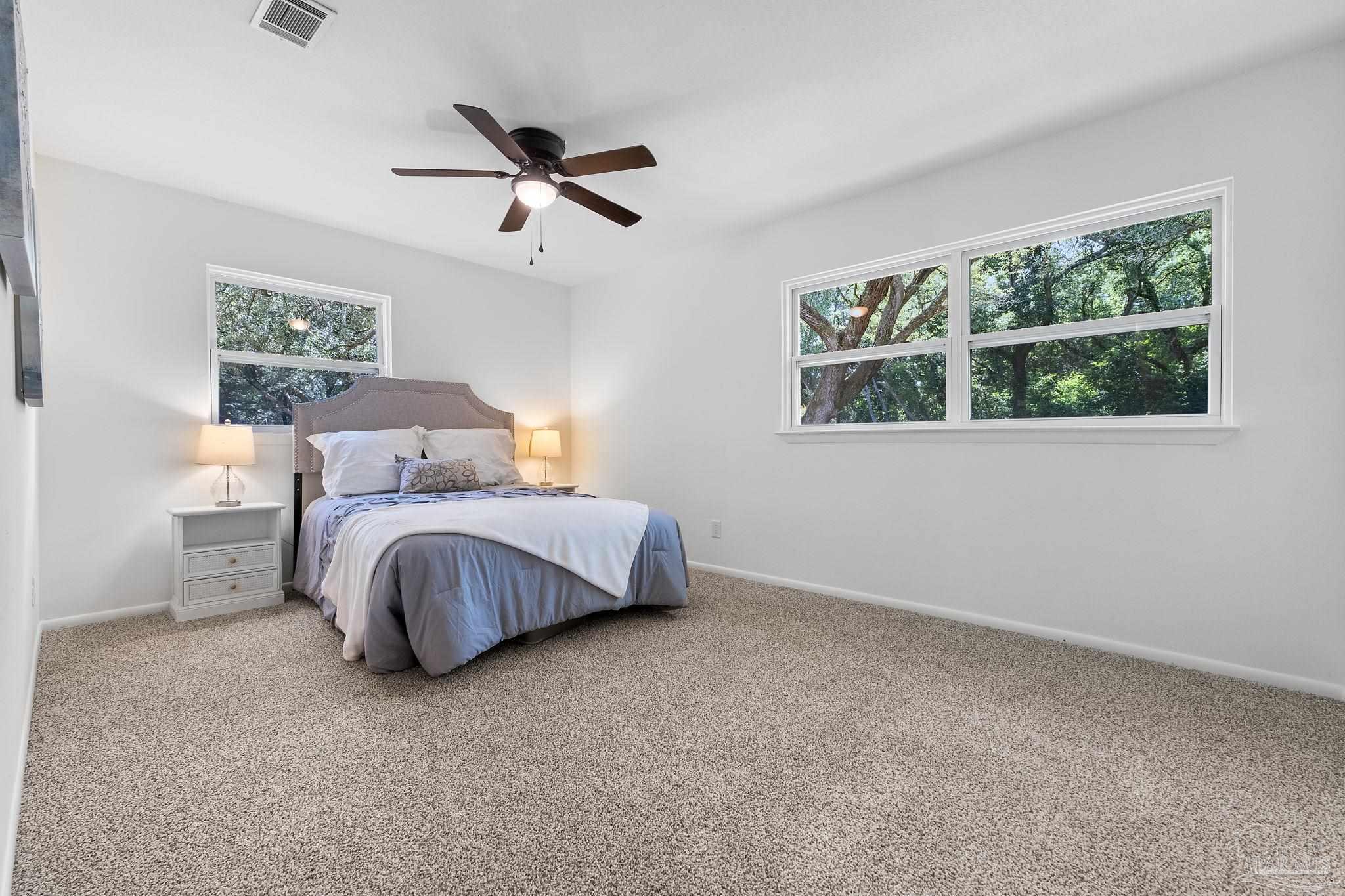 5906 Aurora Ave