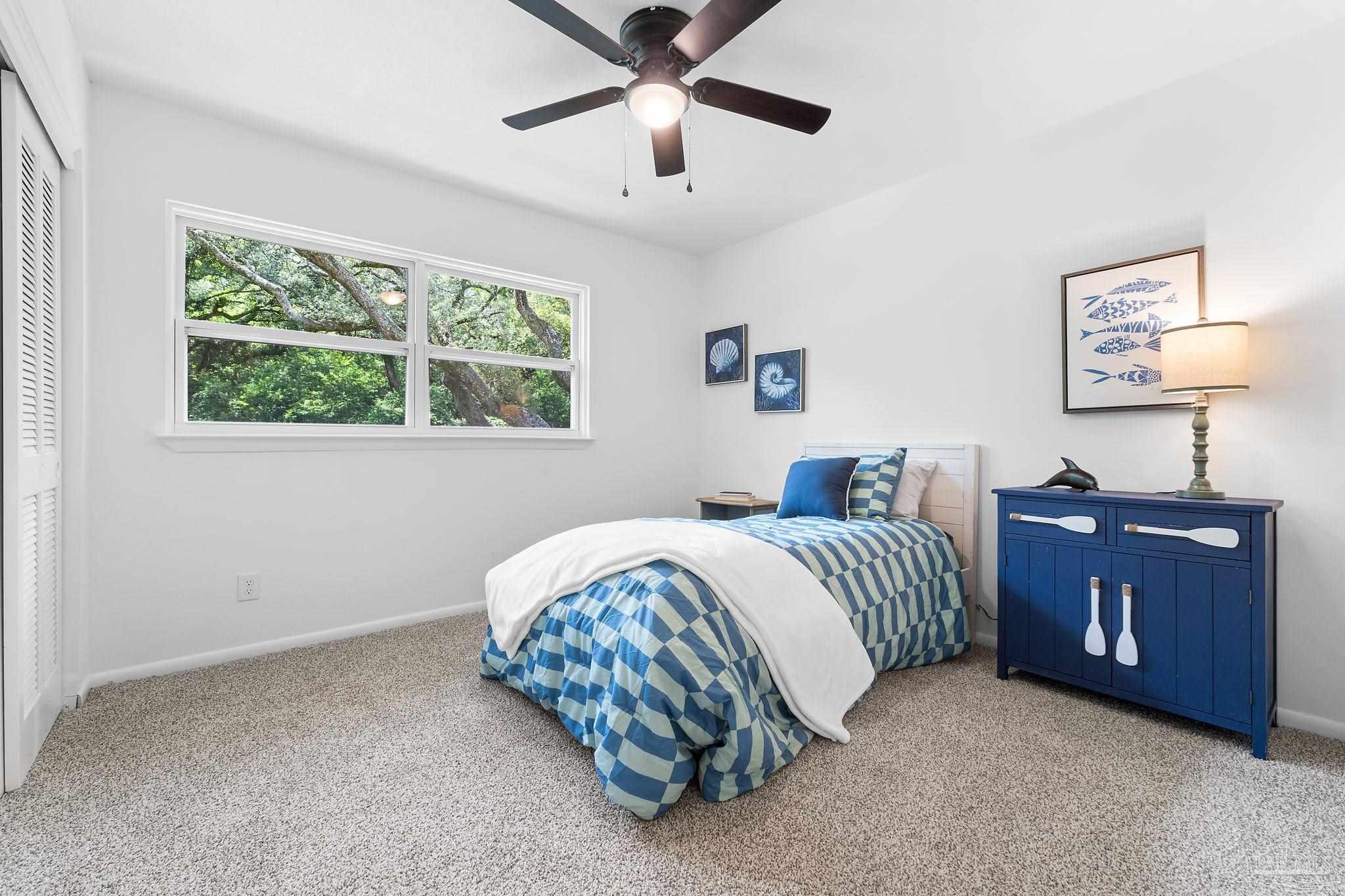 5906 Aurora Ave