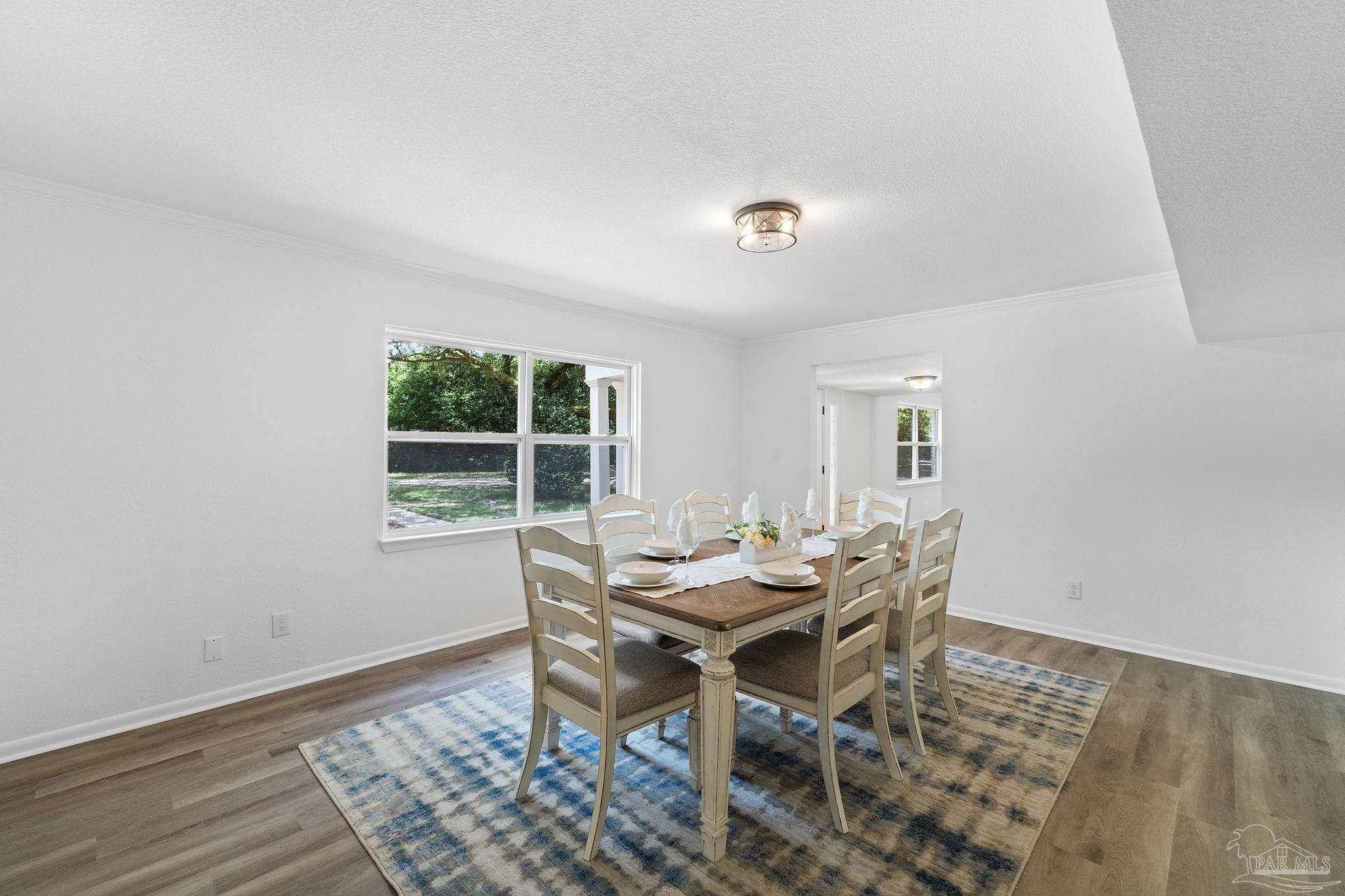 5906 Aurora Ave