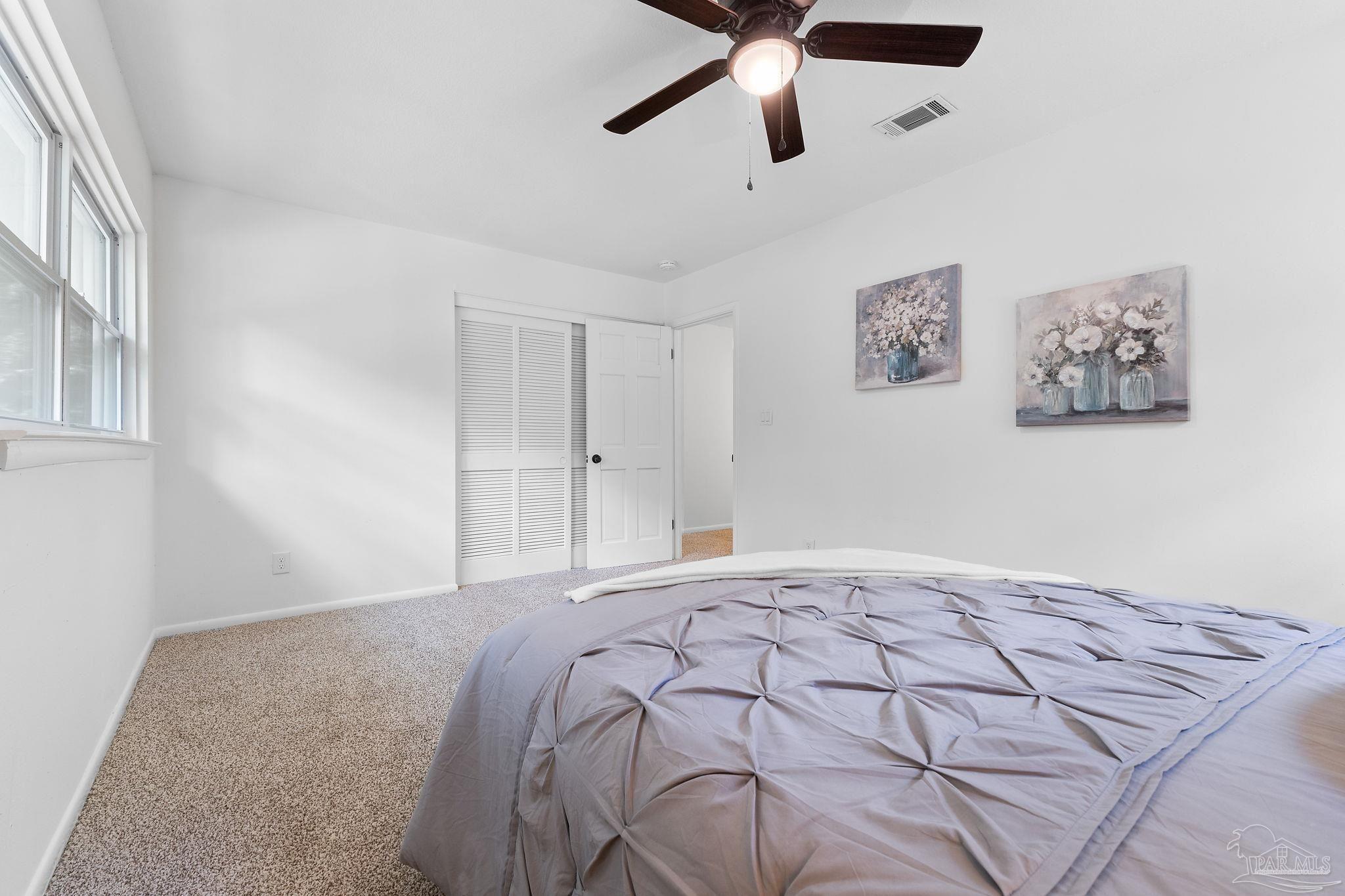 5906 Aurora Ave