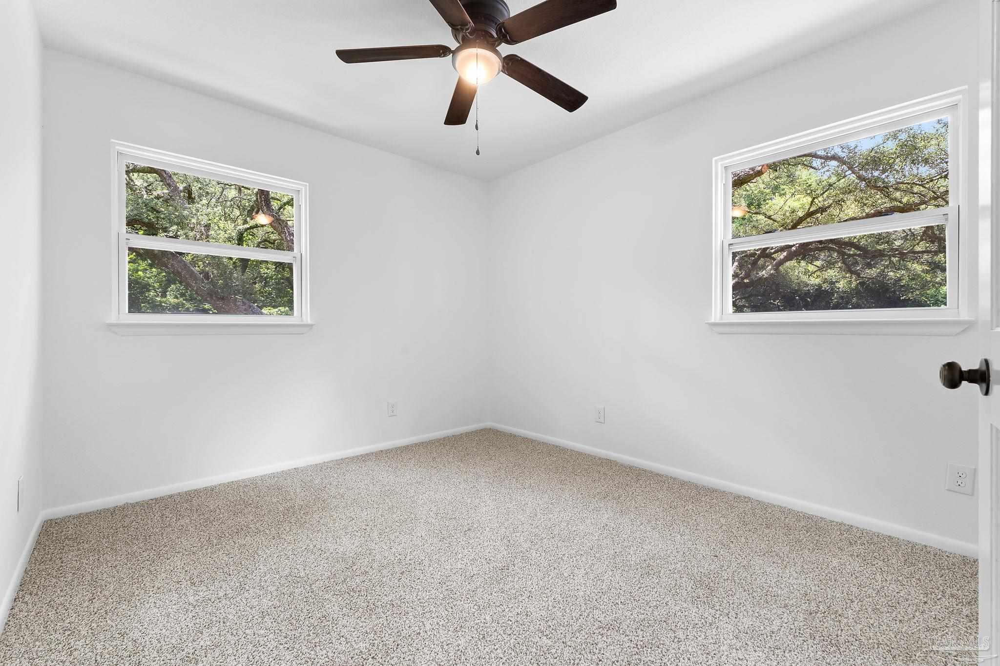 5906 Aurora Ave