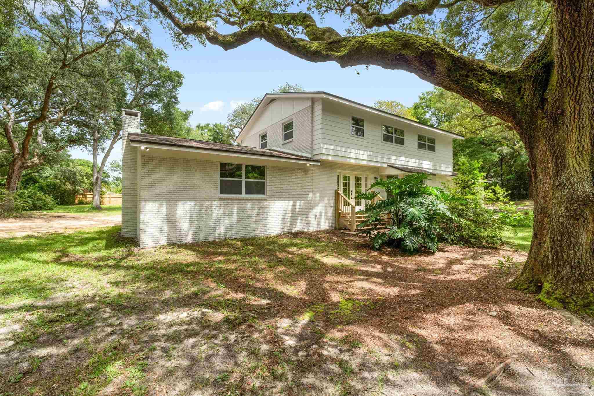 5906 Aurora Ave