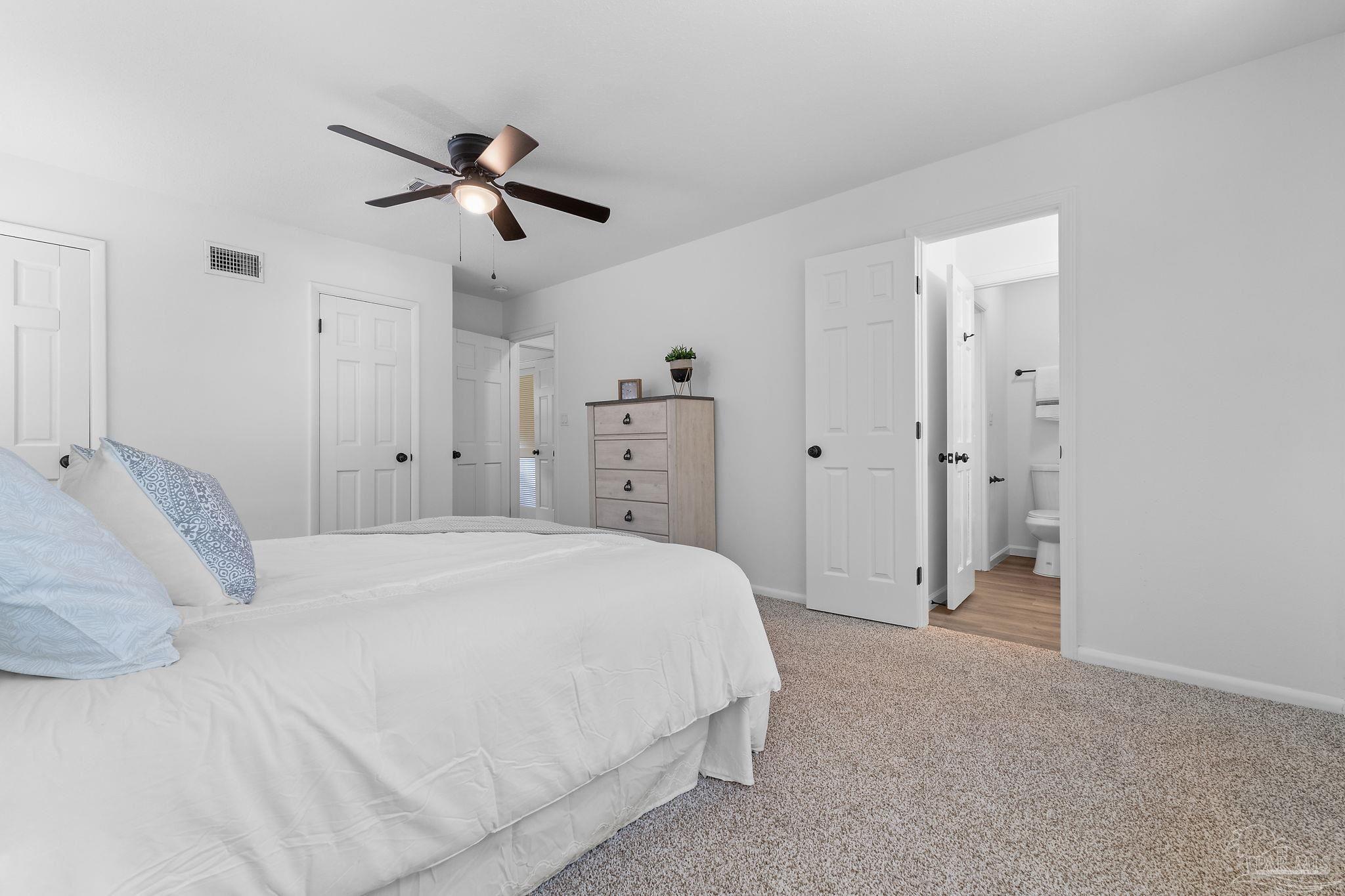5906 Aurora Ave