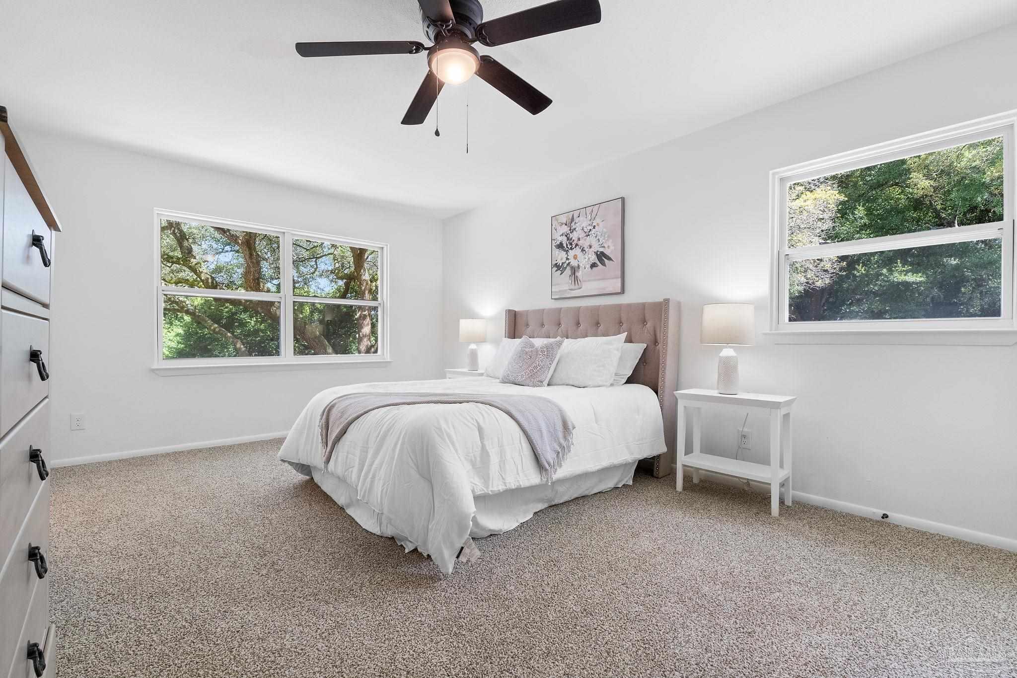 5906 Aurora Ave