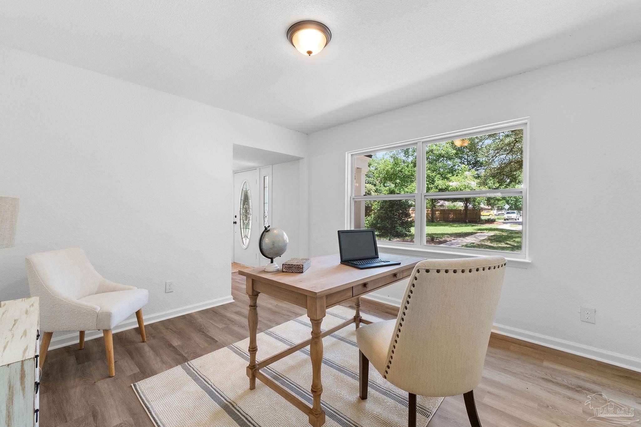 5906 Aurora Ave
