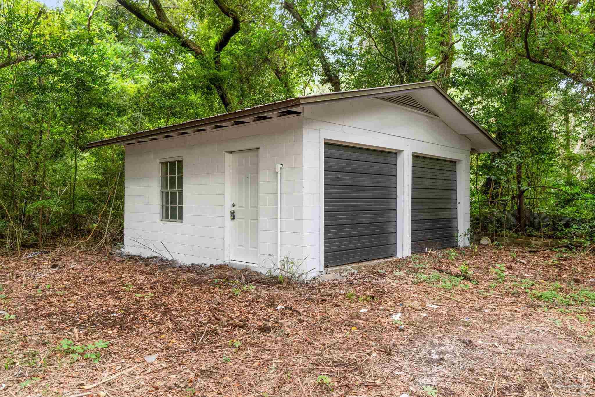5906 Aurora Ave
