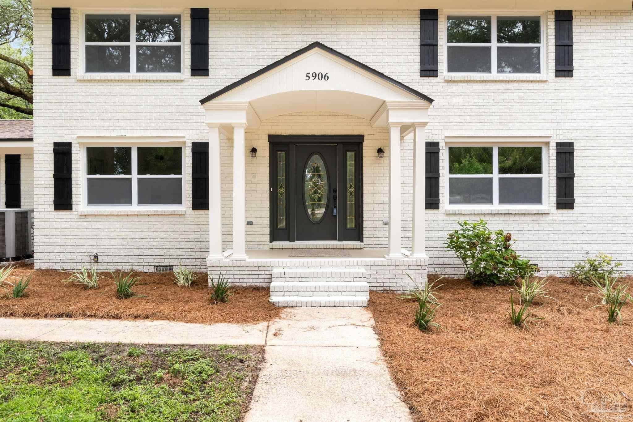 5906 Aurora Ave