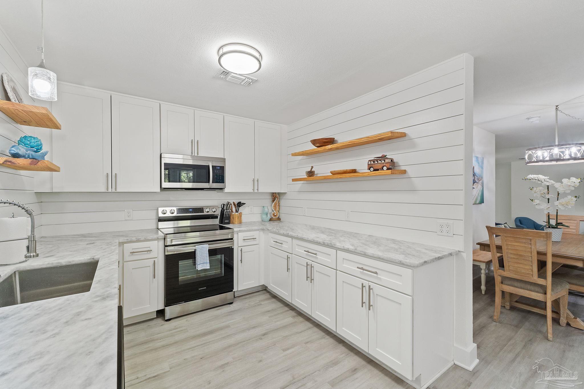 1502 Bay Woods Rd