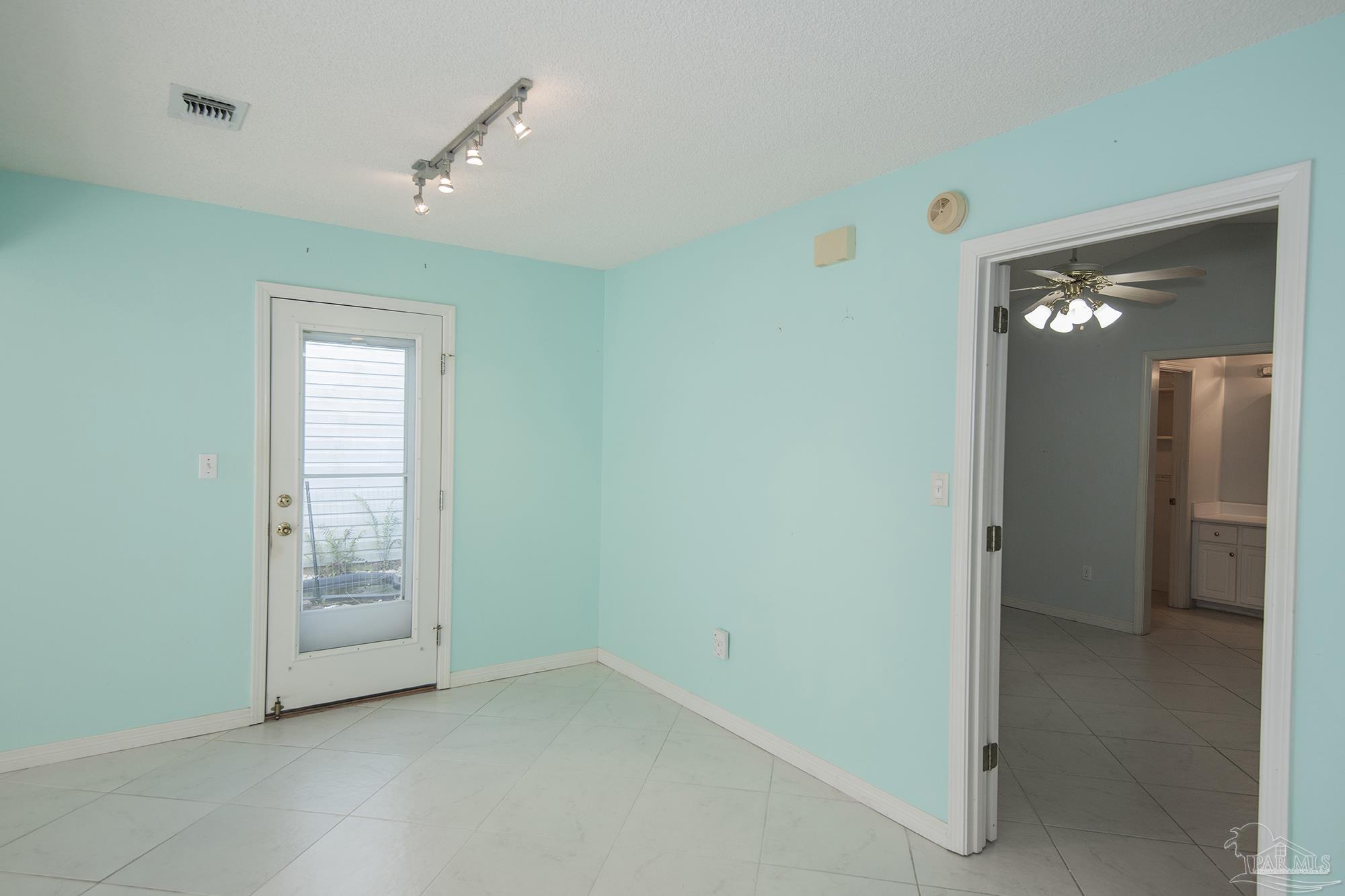 5373 Flintwood Cir