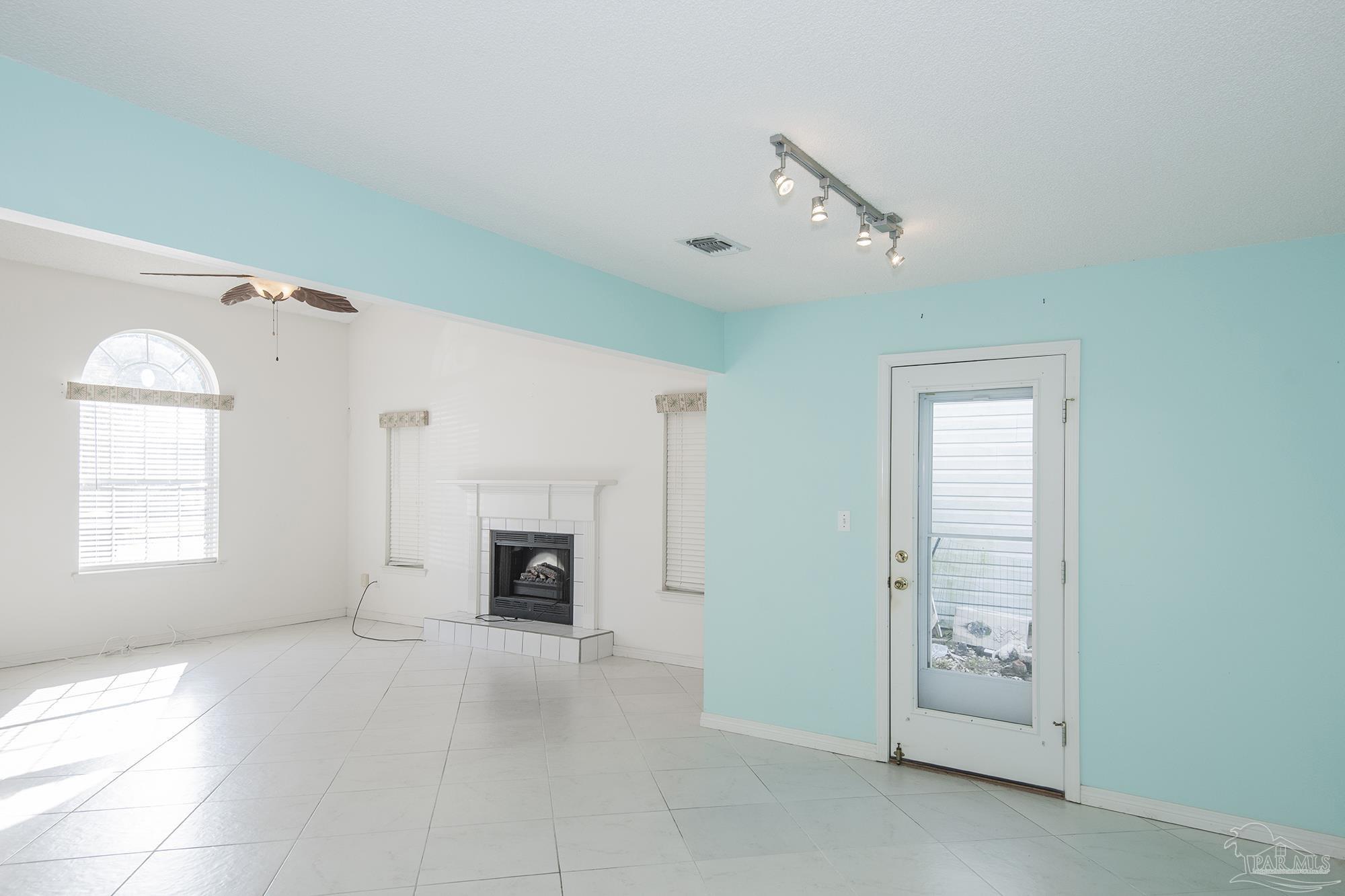 5373 Flintwood Cir