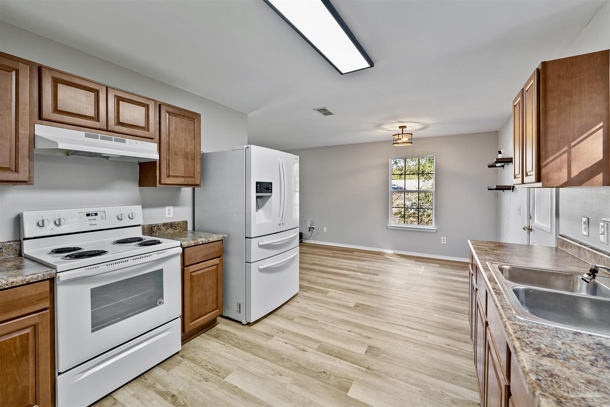 6527 Colonial Dr