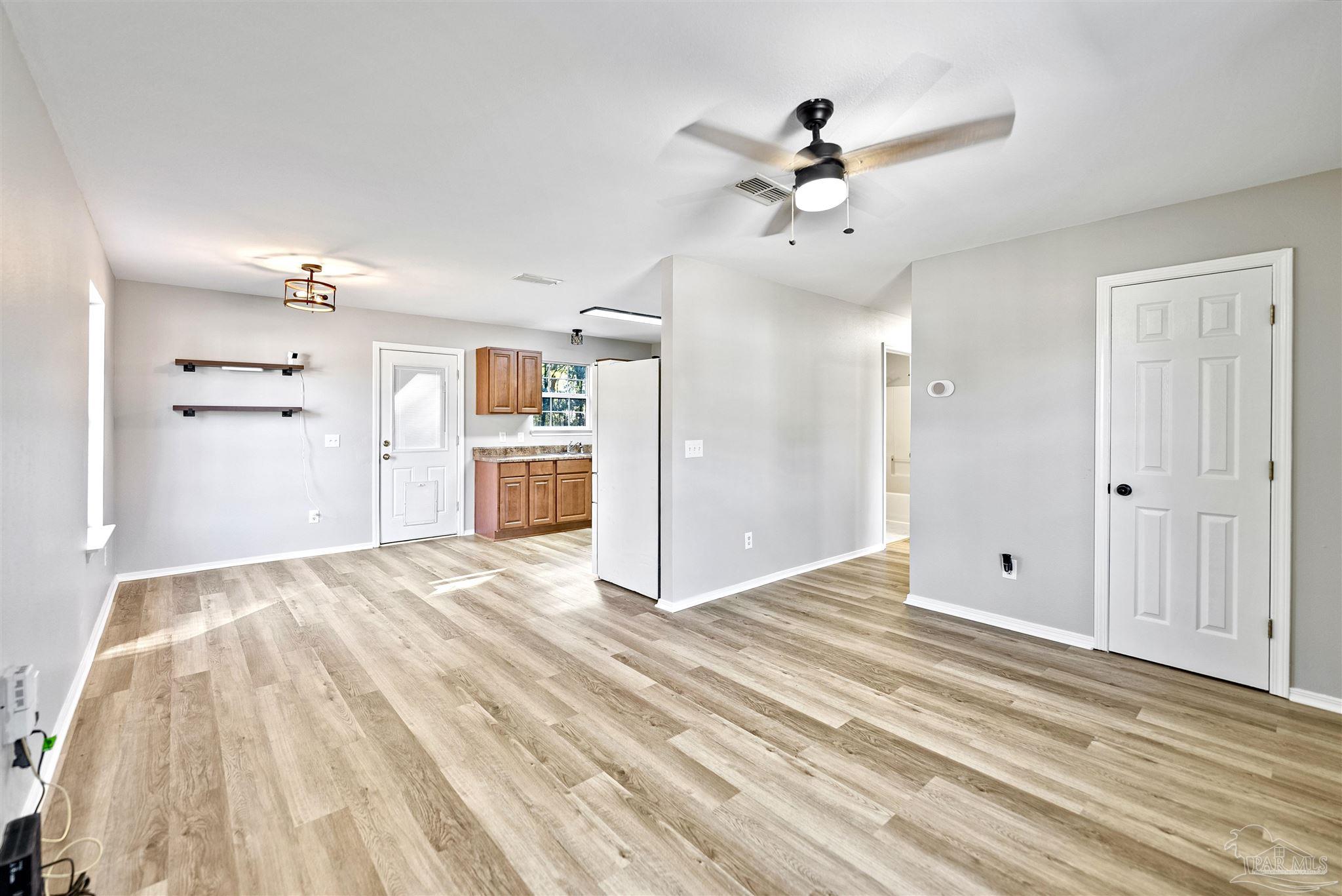 6527 Colonial Dr