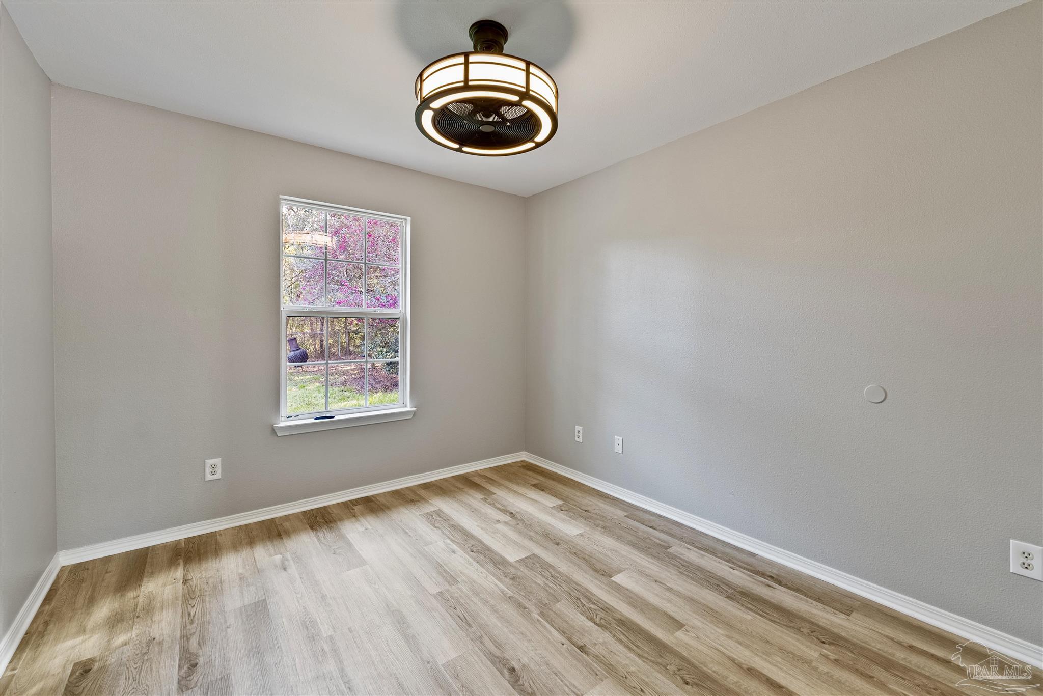6527 Colonial Dr