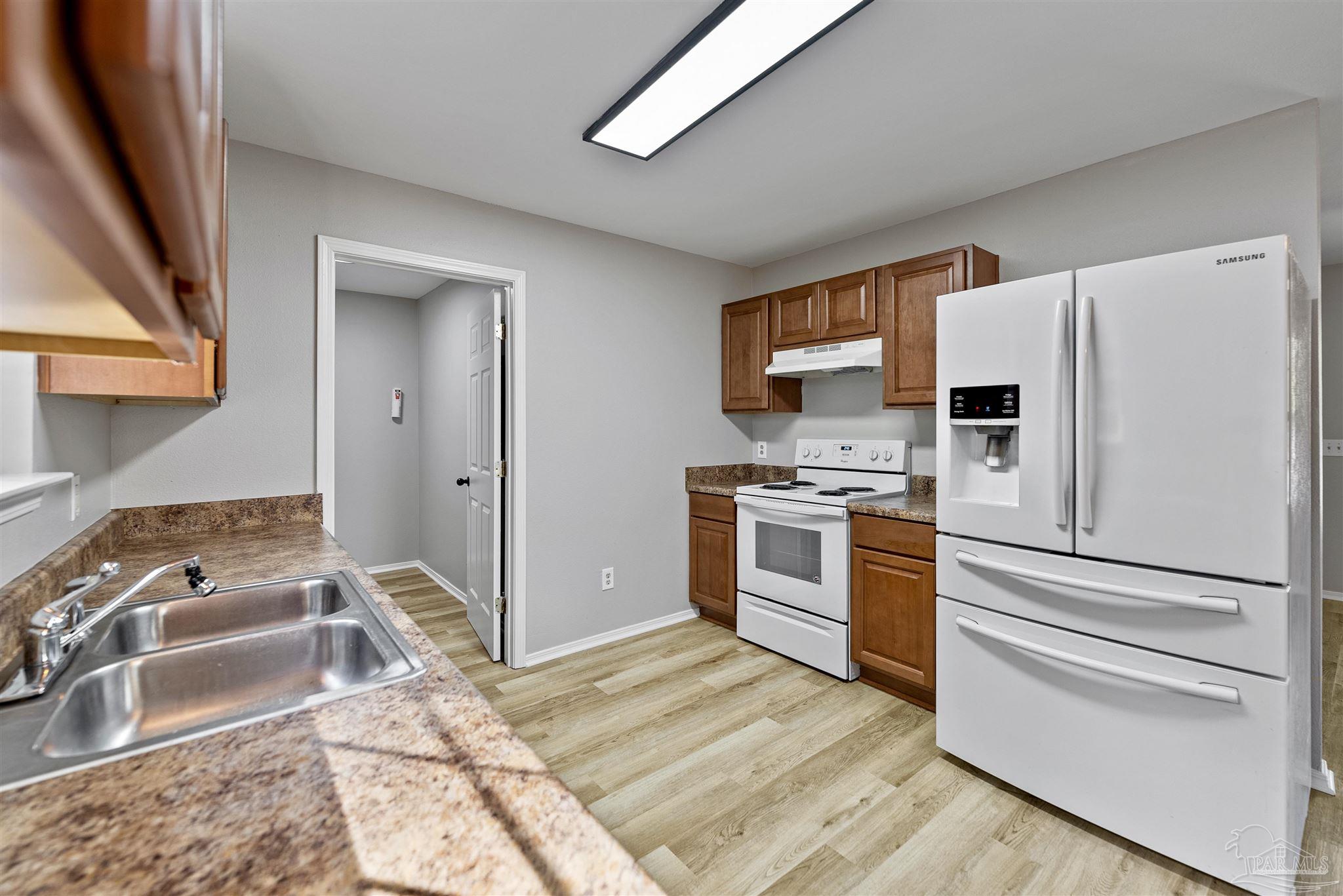 6527 Colonial Dr