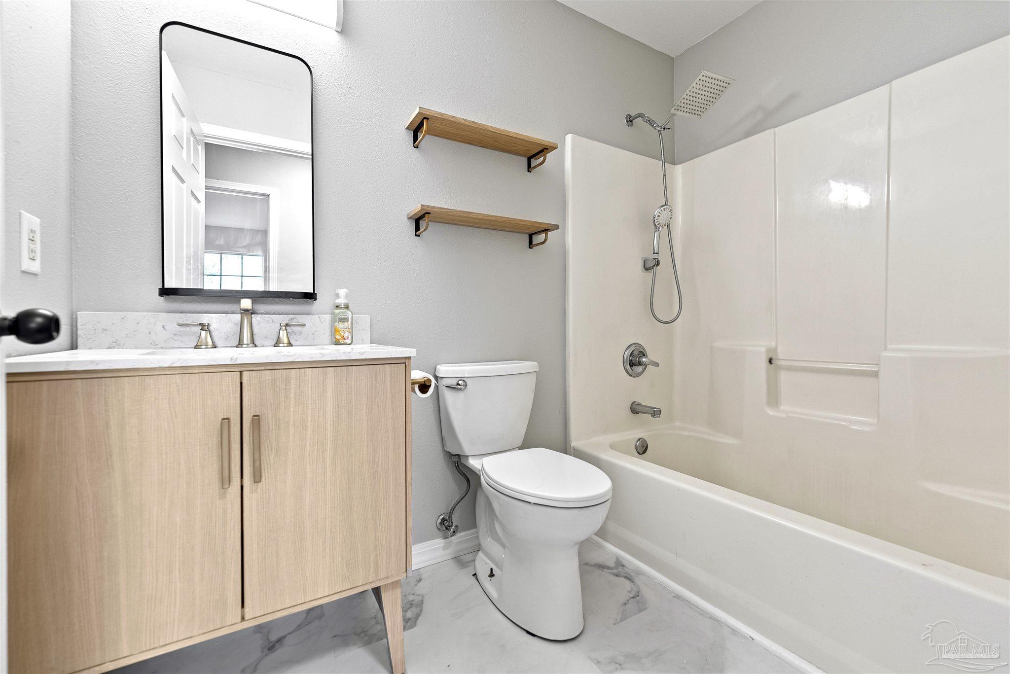 6527 Colonial Dr