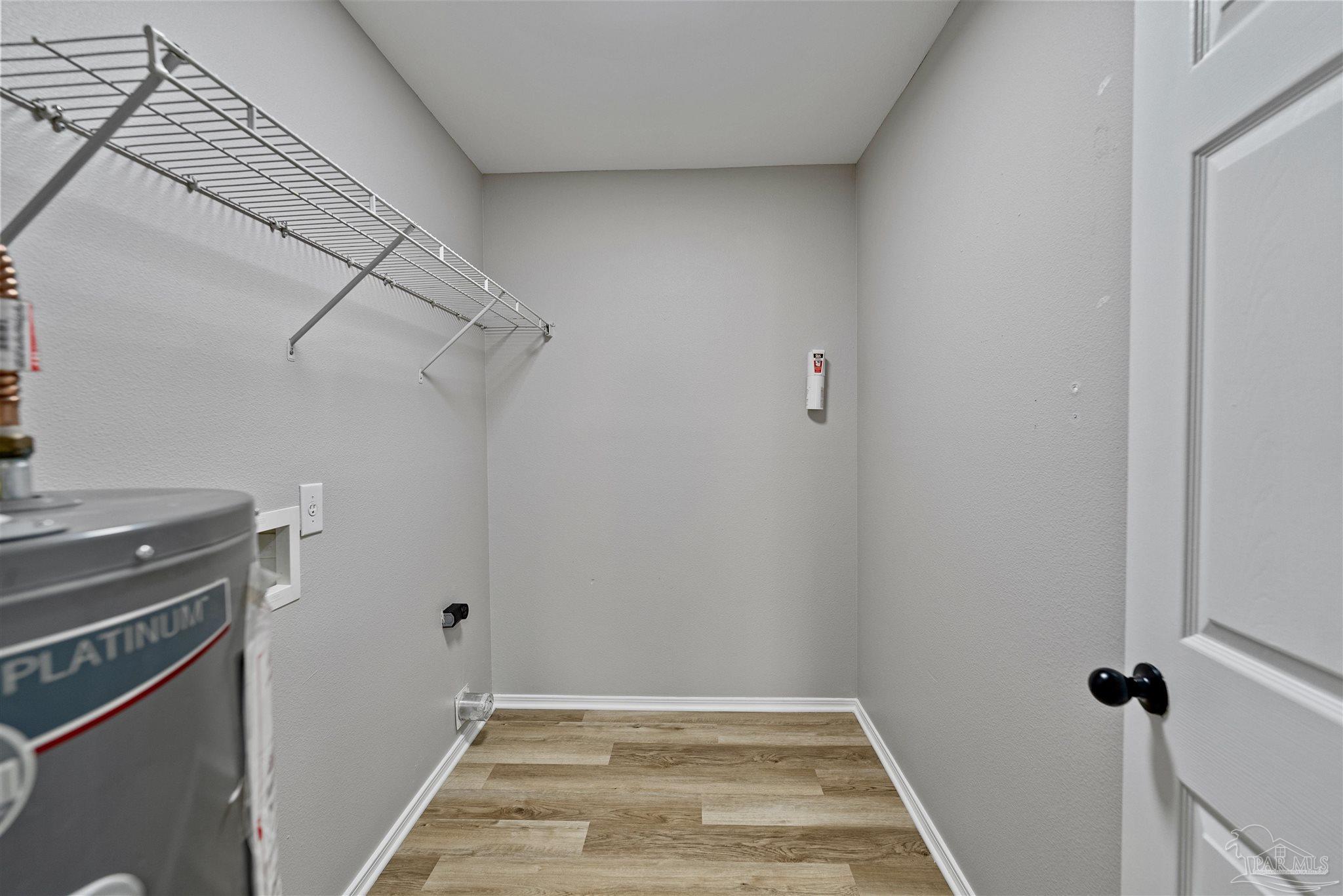 6527 Colonial Dr