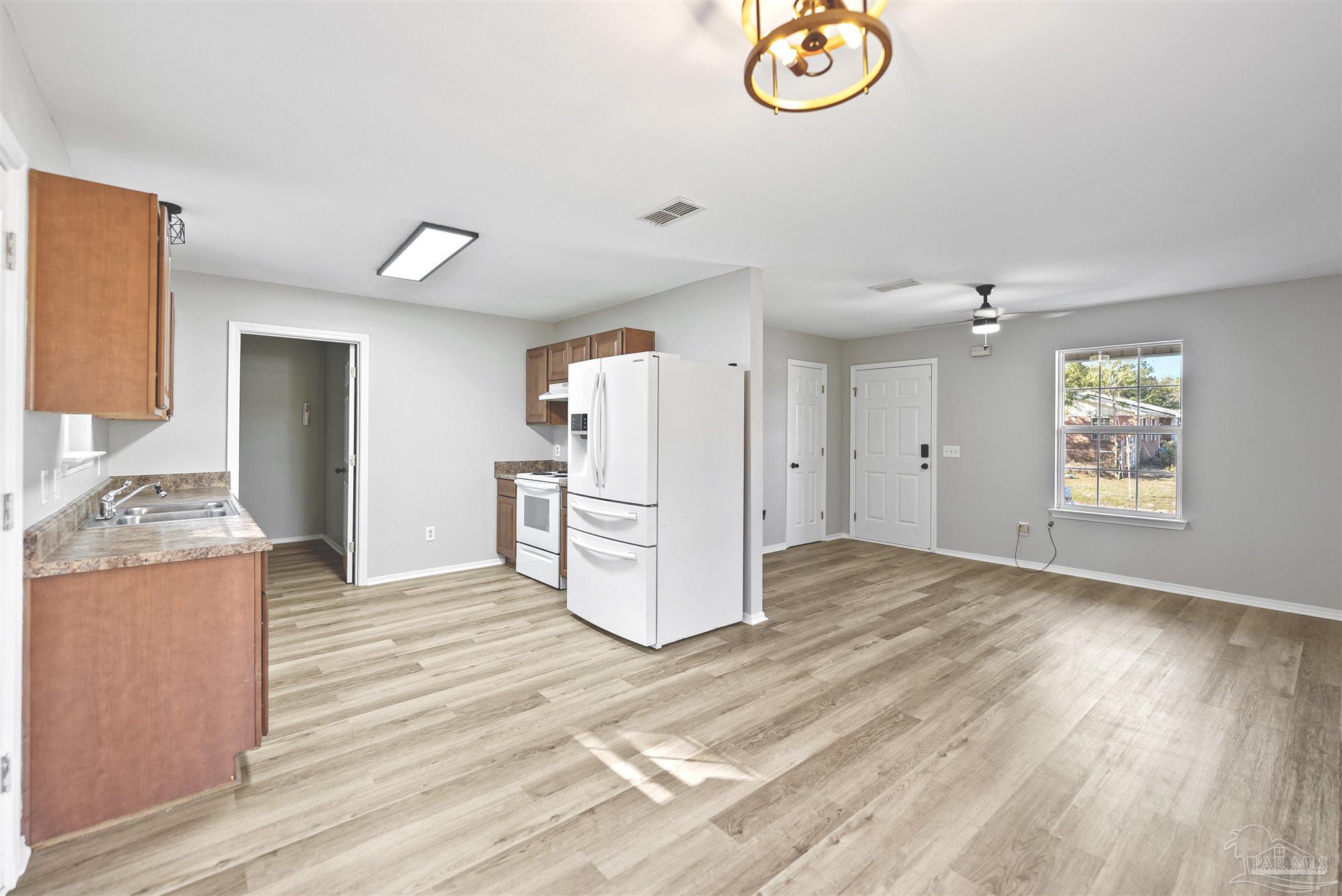 6527 Colonial Dr