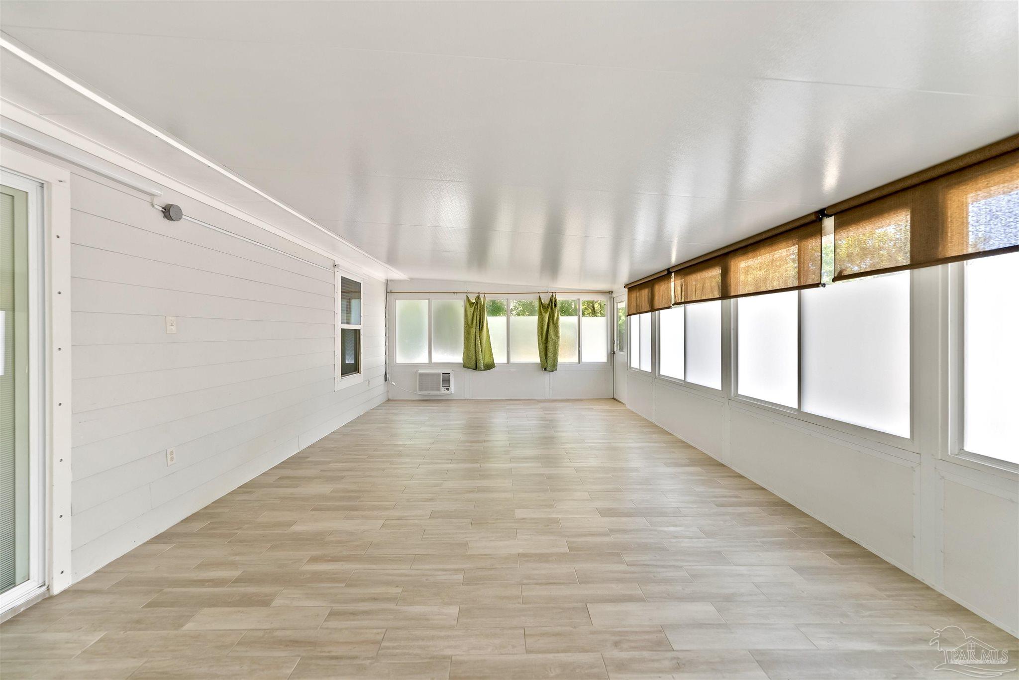 1587 Magnolia Manor Dr
