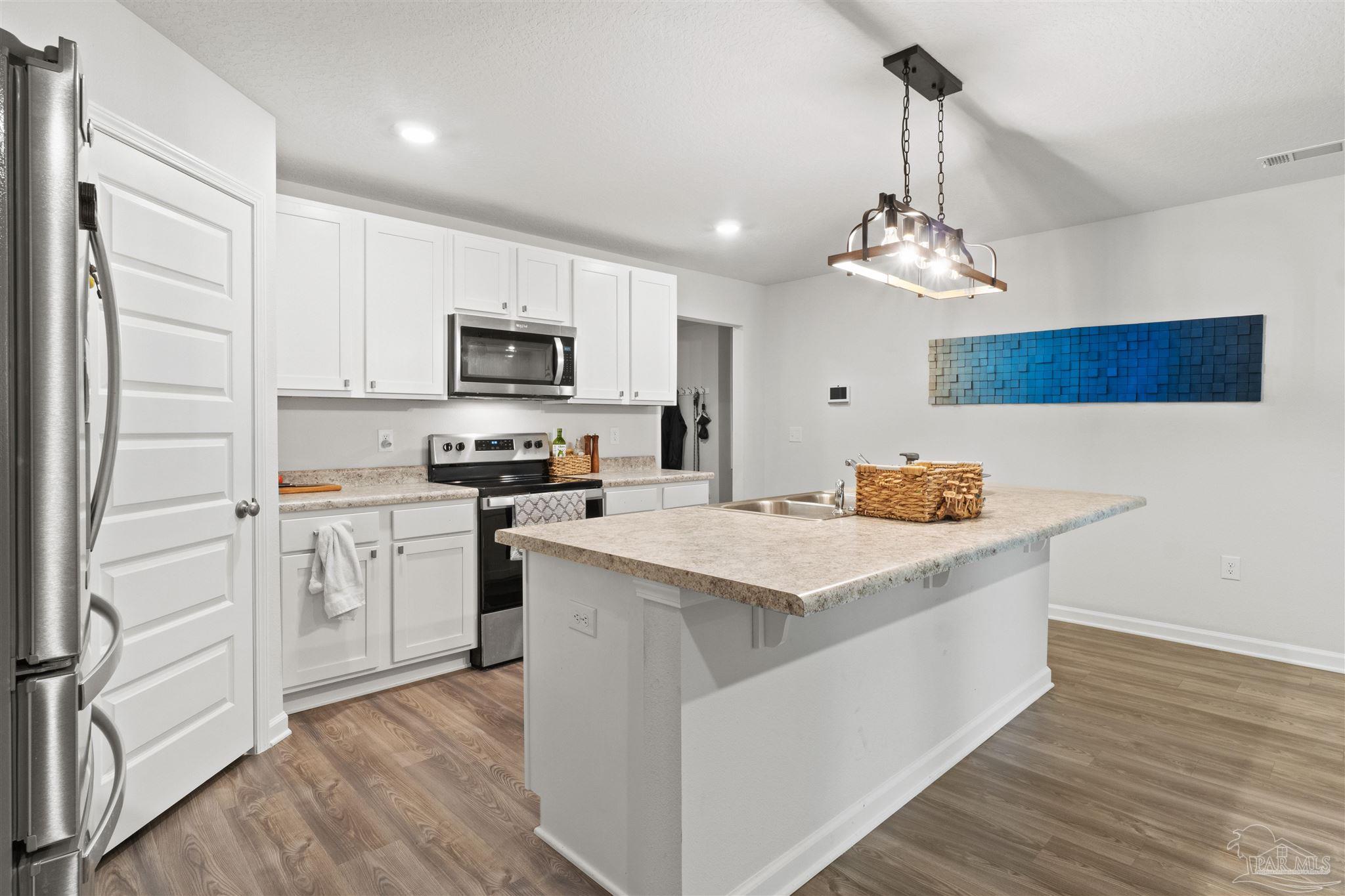 5233 Peach Dr