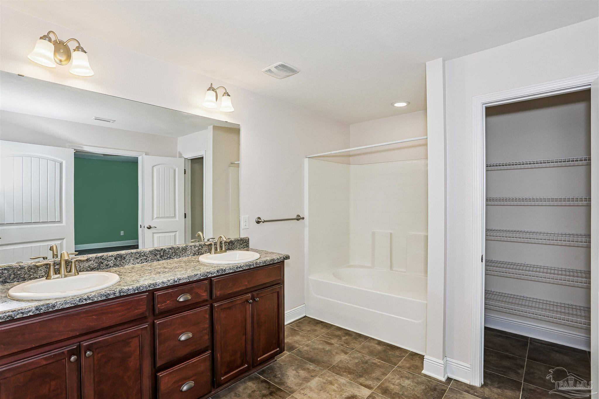 3822 Weatherstone Cir