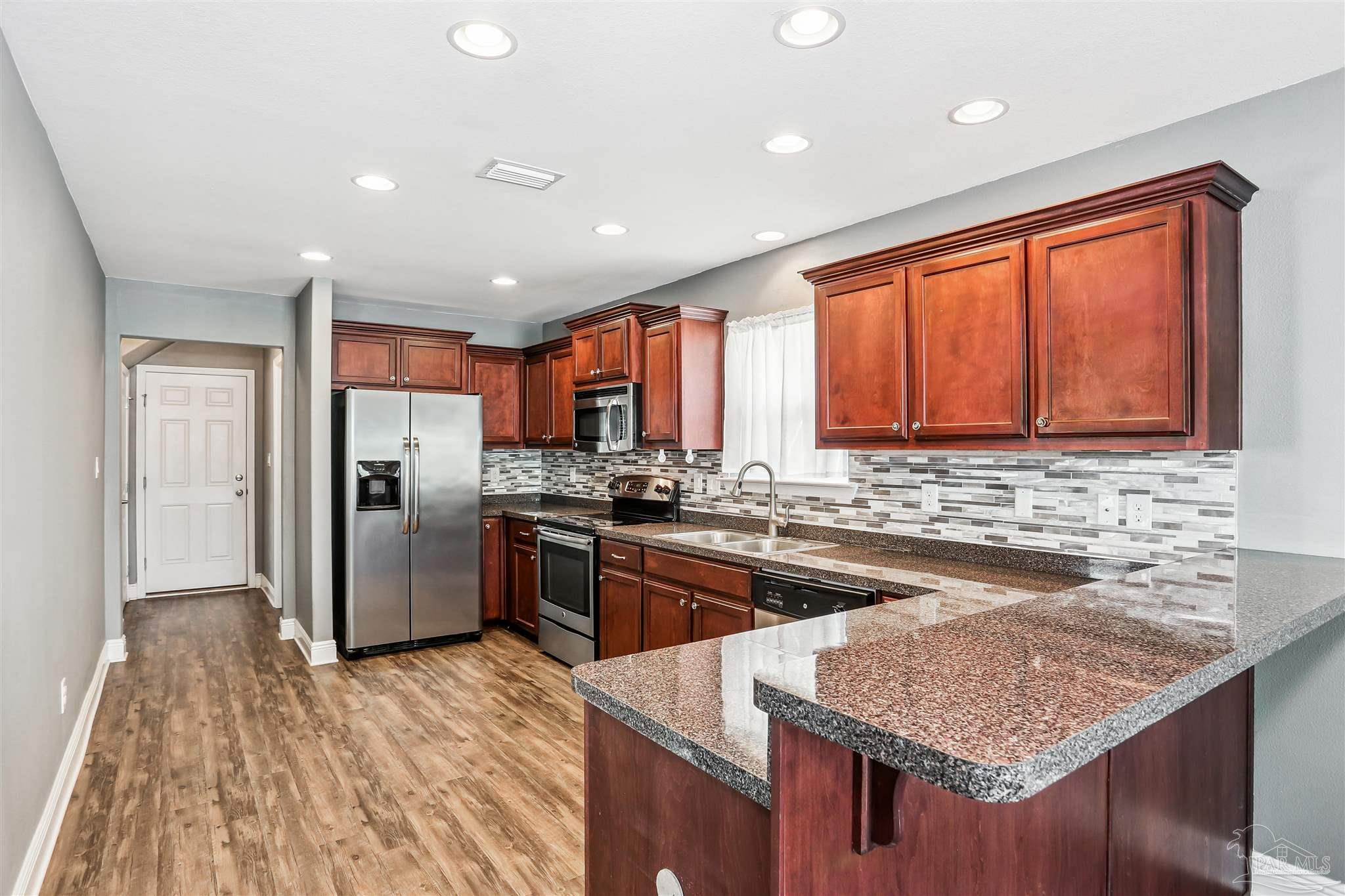3822 Weatherstone Cir