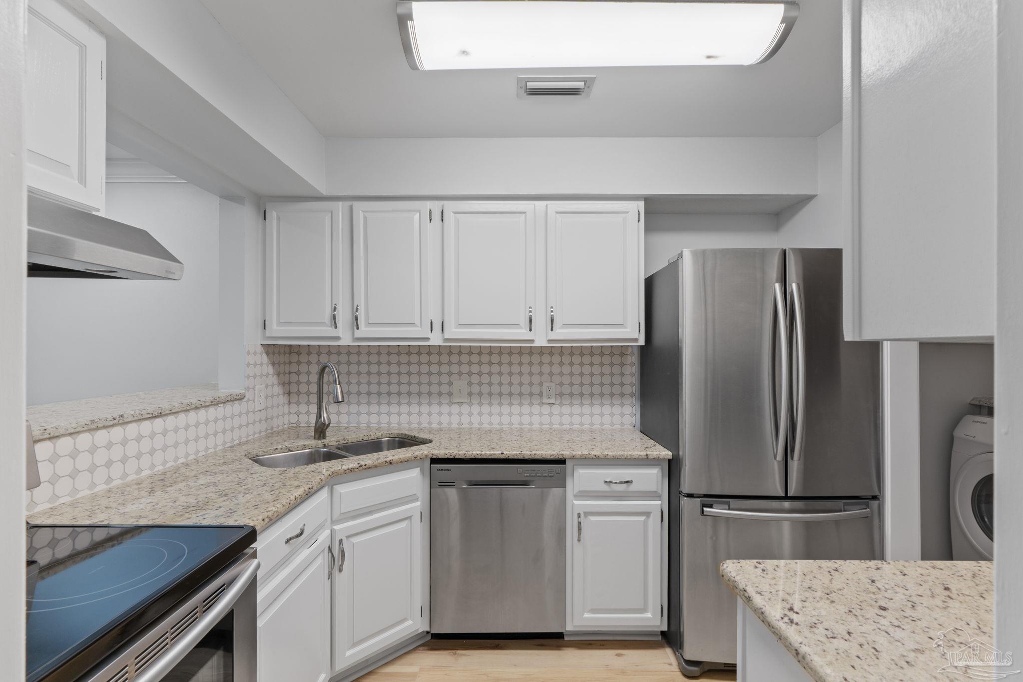 8253 Navarre Pkwy Unit: D200
