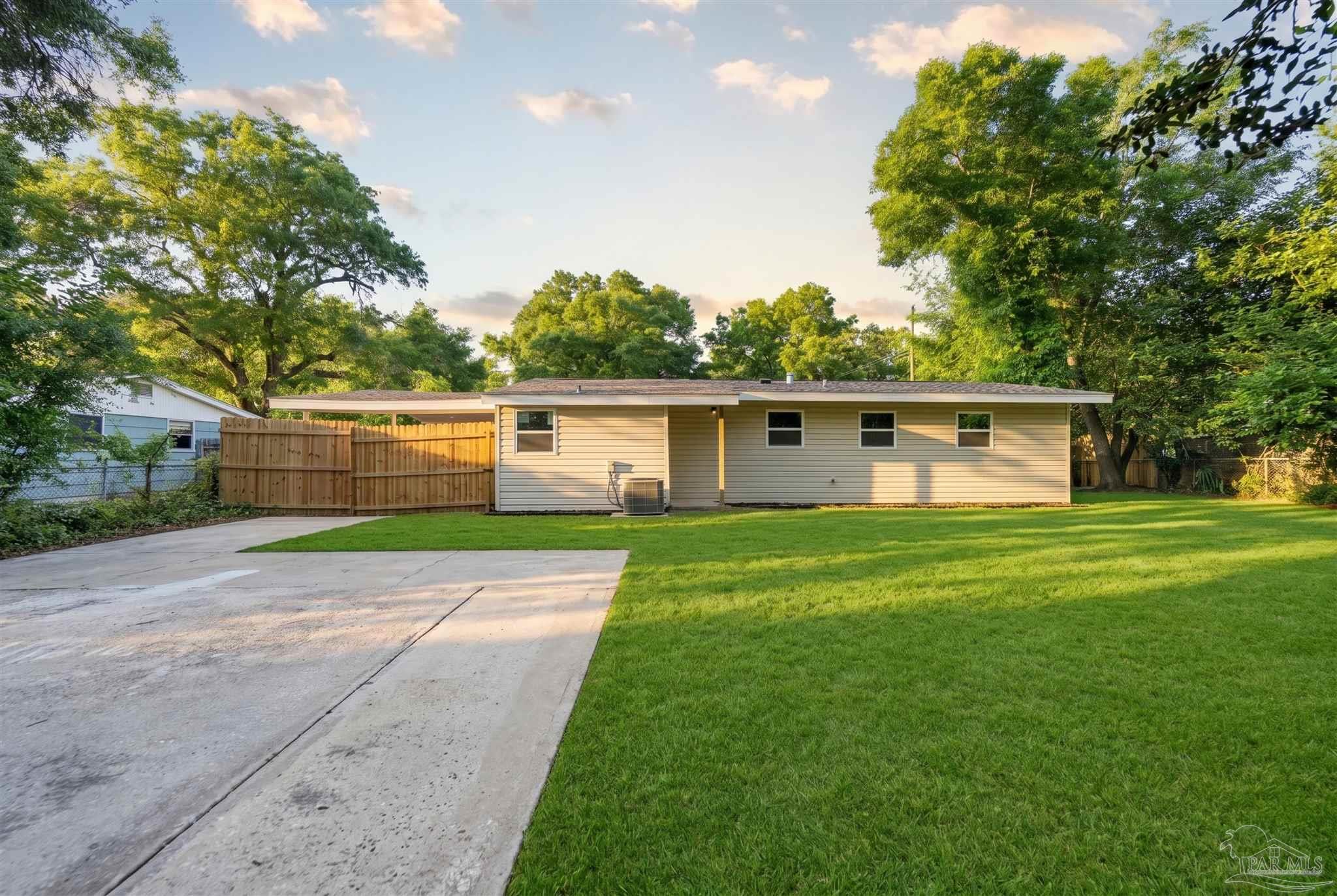 212 Shadow Lawn Ln